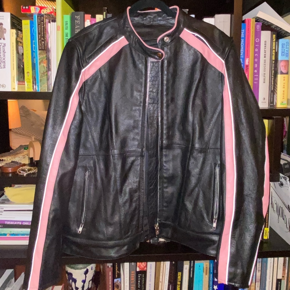 Black & pink perfect oversized biker jacket 🖤💕🖤💕